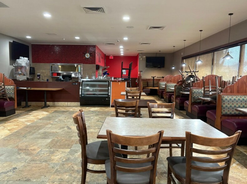 More Photos Of 15612 Fort St, Southgate Restaurant For Sale