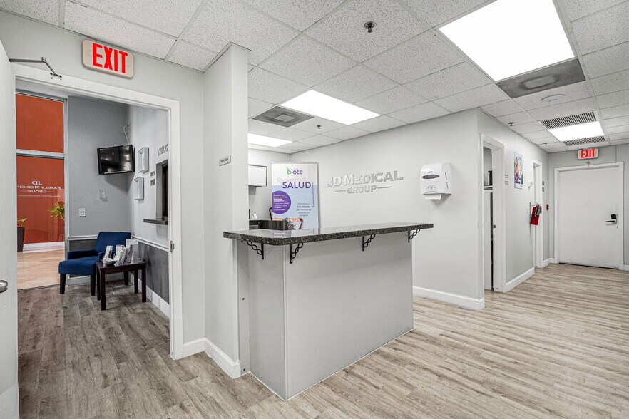 More Photos Of 2645 SW 37th Ave, Miami Medical For Sale