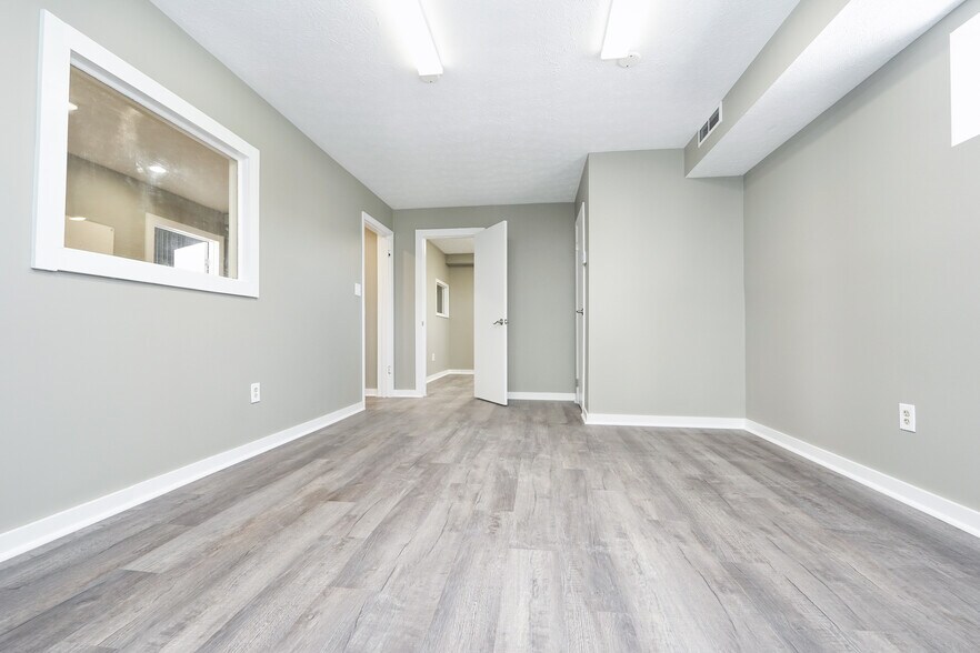 More Photos Of 11415 Chamberlain Rd, Mantua Warehouse For Sale