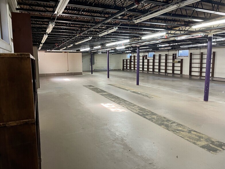 More Photos Of 400 Riverside Dr, Johnson City Specialty For Lease