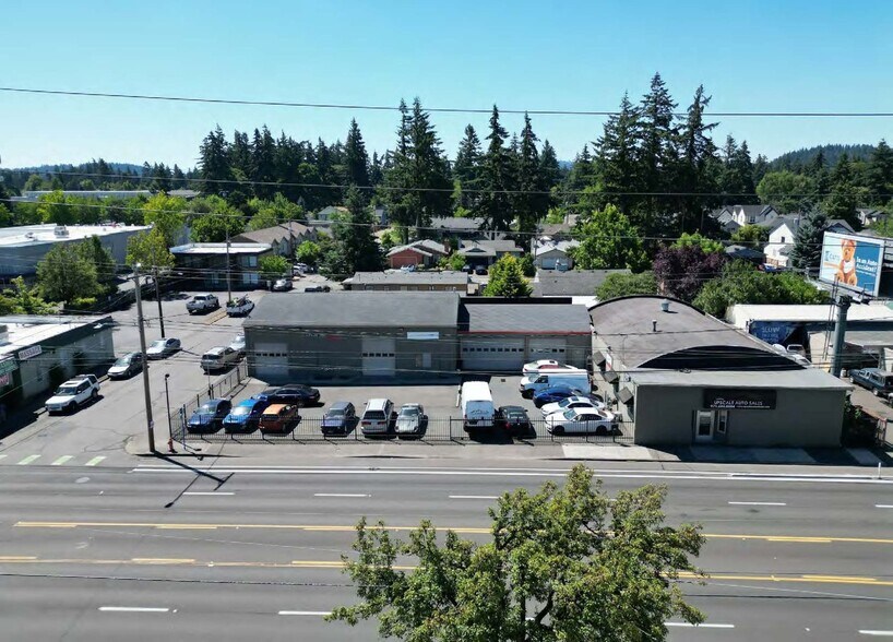 Primary Photo Of 11846 SE Stark St, Portland Auto Repair For Sale