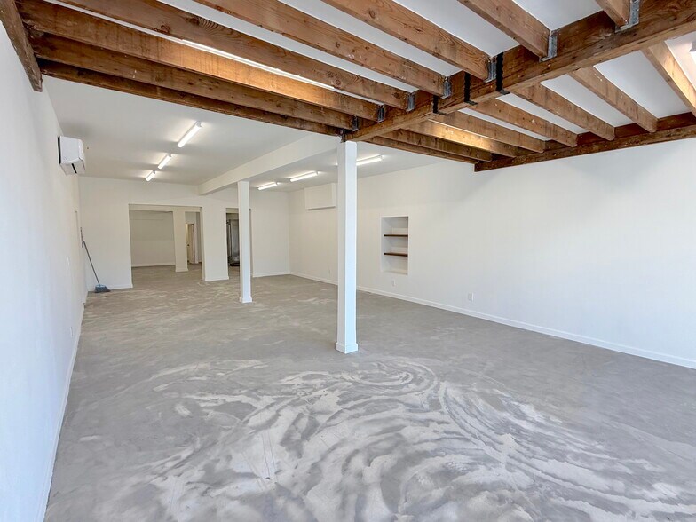More Photos Of 544-548 N Western Ave, Los Angeles Storefront For Lease