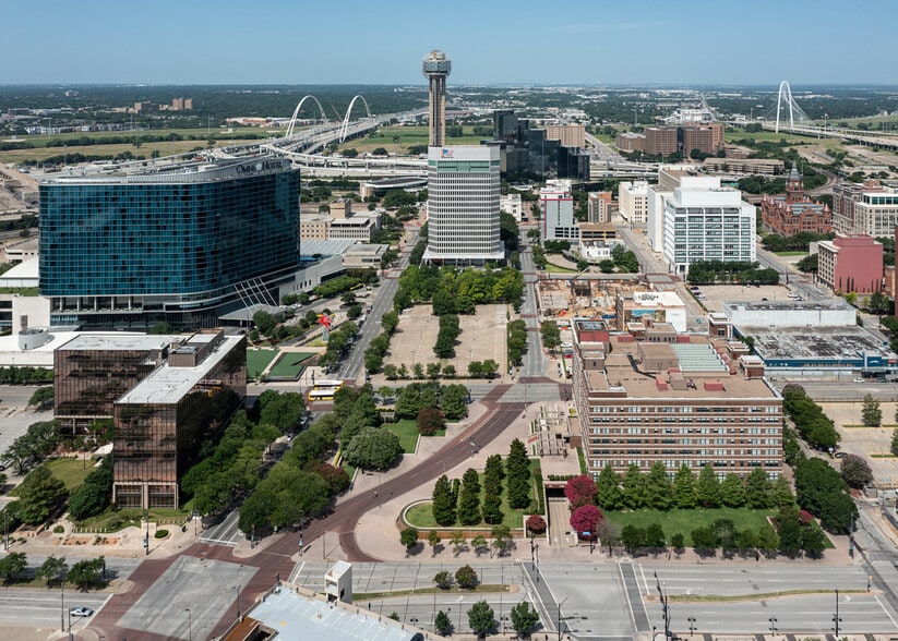 More Photos Of 900 Jackson St, Dallas Office For Lease