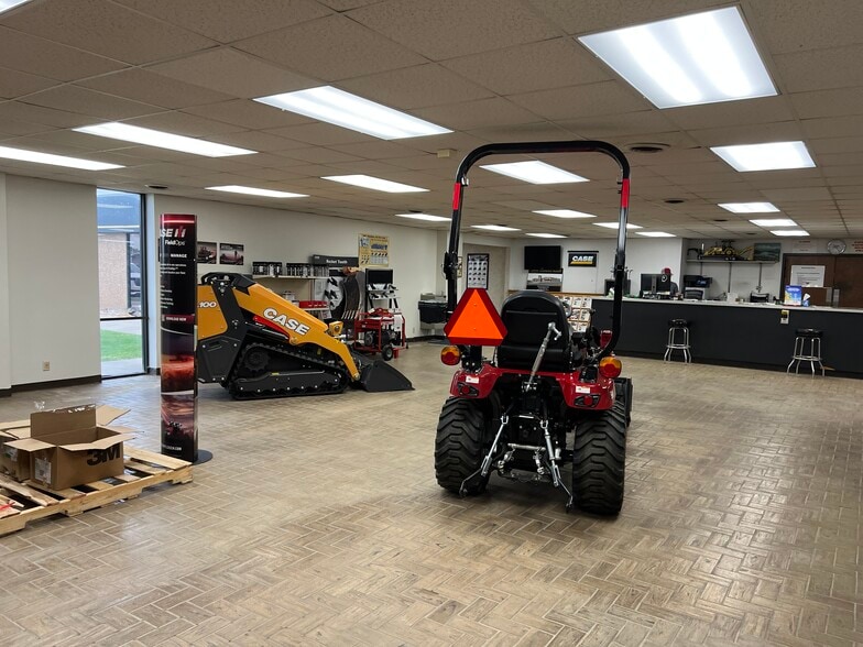 More Photos Of 12210 E 1st St, Tulsa Service For Lease