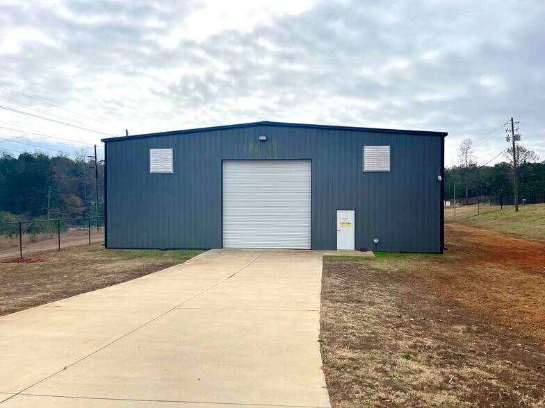 More Photos Of 31 Steelview Dr, Roanoke Distribution For Sale