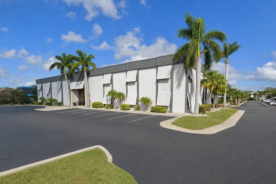 Primary Photo Of 2700 E Bay Dr, Largo Medical For Lease