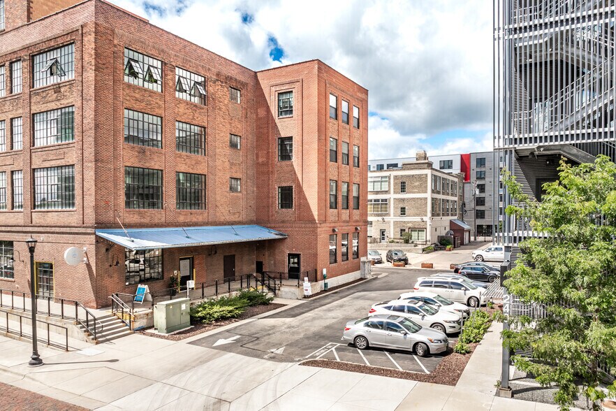 More Photos Of 900 N 3rd St, Minneapolis Apartments For Lease