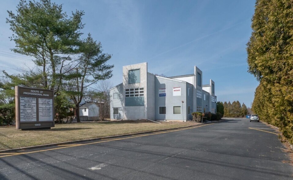 More Photos Of 1303 State Route 27, Somerset Medical For Lease