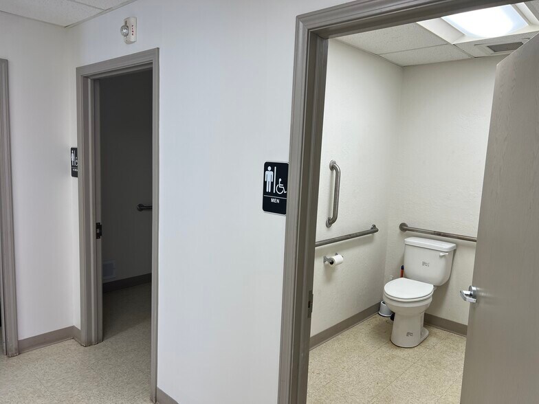 More Photos Of 112 E Erie St, Albion Office For Lease