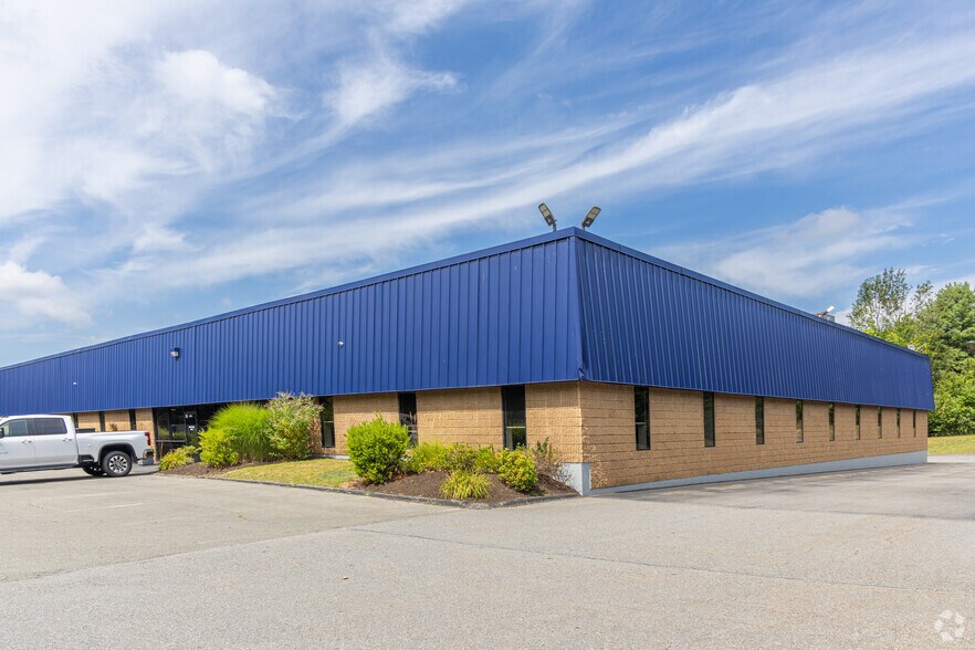 More Photos Of 45 South St, Hopkinton Research And Development For Lease