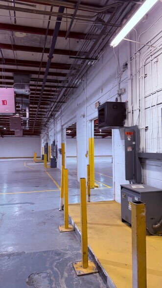 More Photos Of 3517 Frutas Ave, El Paso Manufacturing For Lease