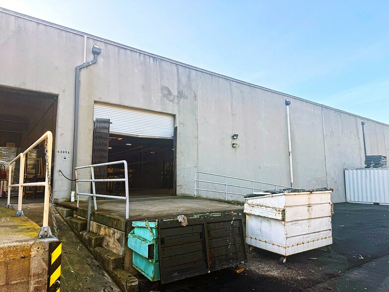 More Photos Of 6383 Rose Ln, Carpinteria Warehouse For Lease