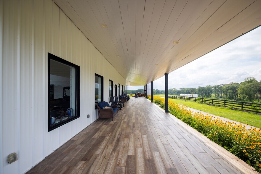 More Photos Of 2199 Roosterville Rd, Roopville Horse Stables For Sale