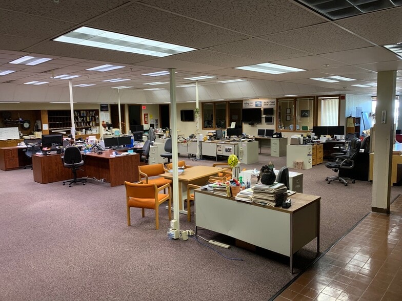 More Photos Of 1101 Twin View Blvd, Redding Office For Sale