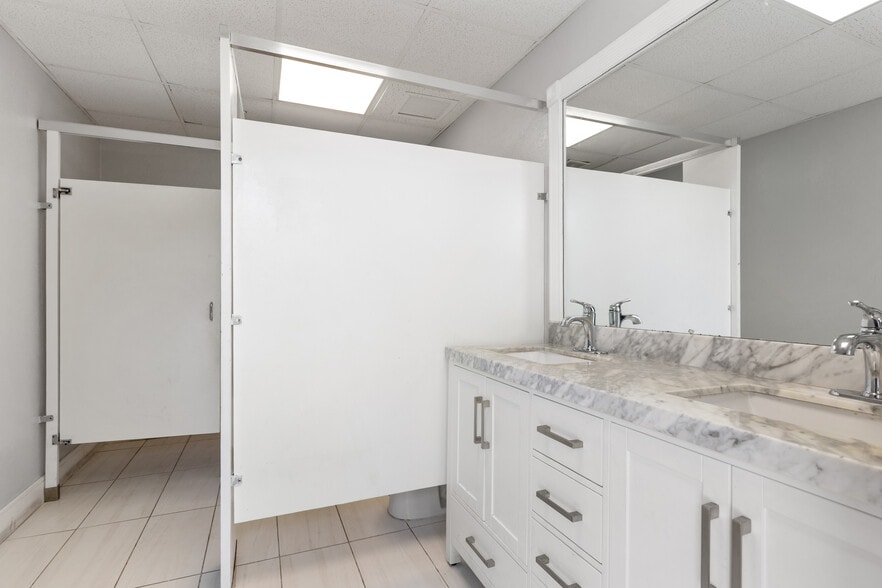 More Photos Of 4524 Gun Club Rd, West Palm Beach Medical For Sale