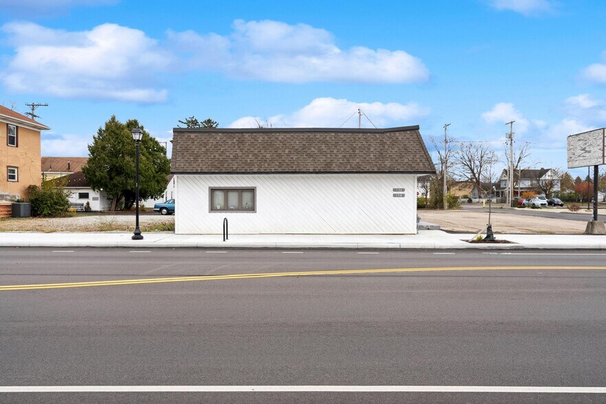 More Photos Of 136-138 N Broad St, Fairborn Storefront Retail Office For Sale