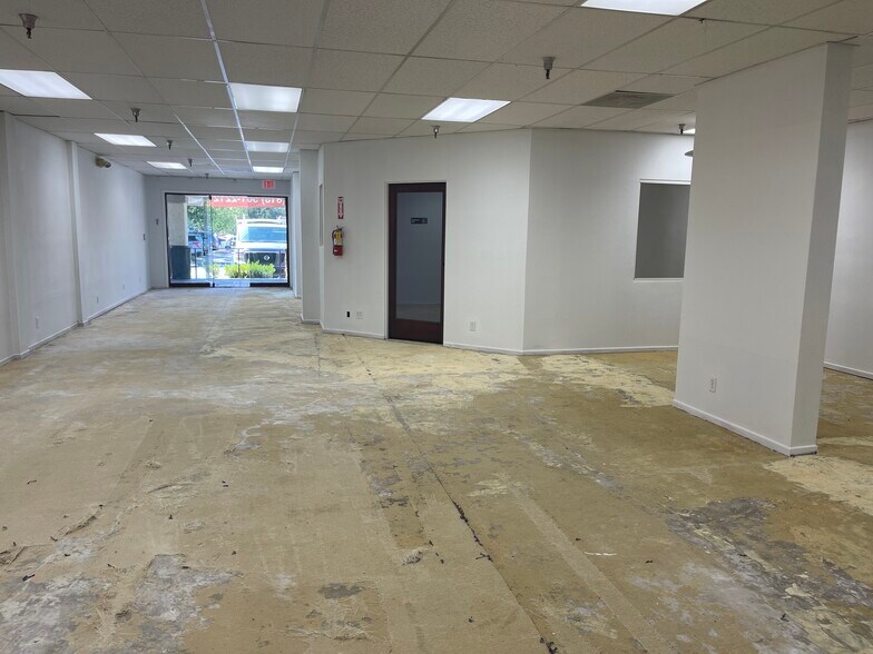 More Photos Of 3637-3755 E Thousand Oaks Blvd, Thousand Oaks Unknown For Lease