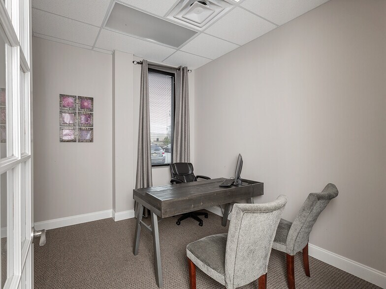 More Photos Of 8052 Mall, Lithonia Medical For Lease