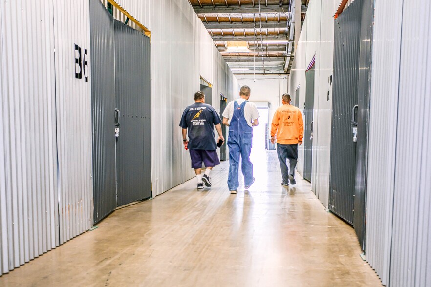 More Photos Of 2700 Louis Henna Blvd, Round Rock Warehouse For Lease