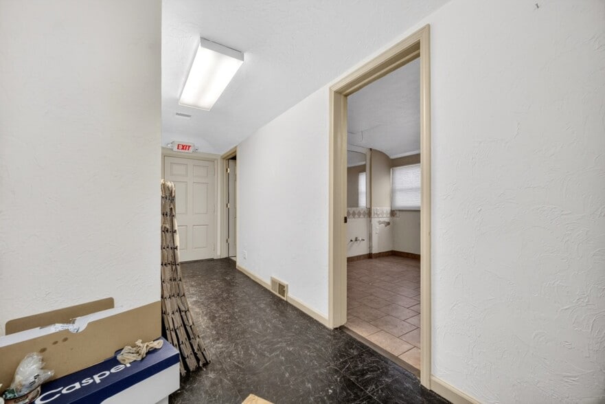 More Photos Of 4226 Mayfield Rd, Cleveland Freestanding For Sale