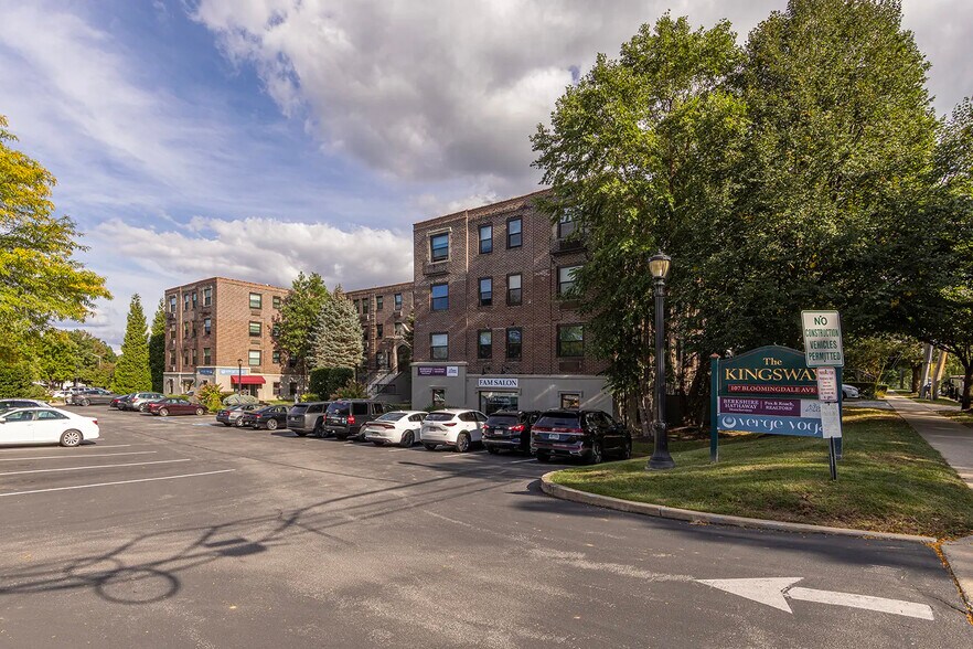 More Photos Of 250 W Lancaster Ave, Wayne Apartments For Lease