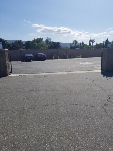 More Photos Of , Santa Clarita Office For Sale
