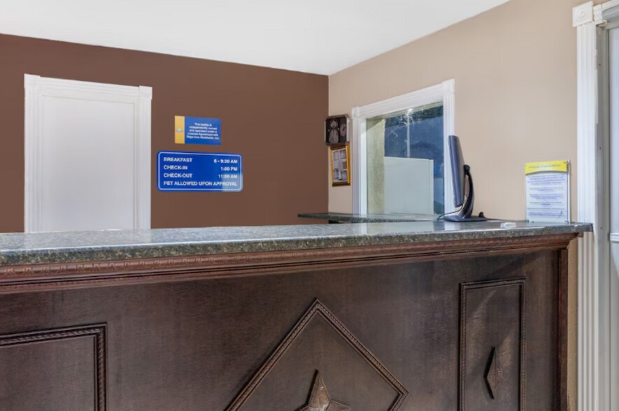 More Photos Of 1414 John Harden Dr, Jacksonville Hotel For Sale
