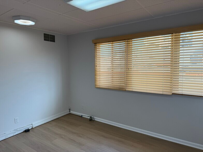 More Photos Of 1145-1147 S Robertson Blvd, Los Angeles Office For Lease