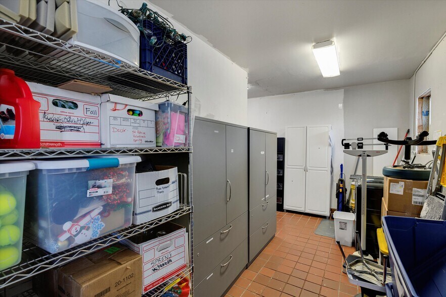 More Photos Of 113 N Elm St, Canby Restaurant For Lease