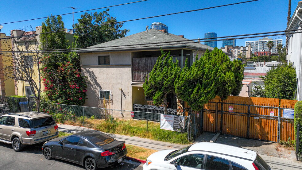 More Photos Of 2811 San Marino St, Los Angeles Land For Sale