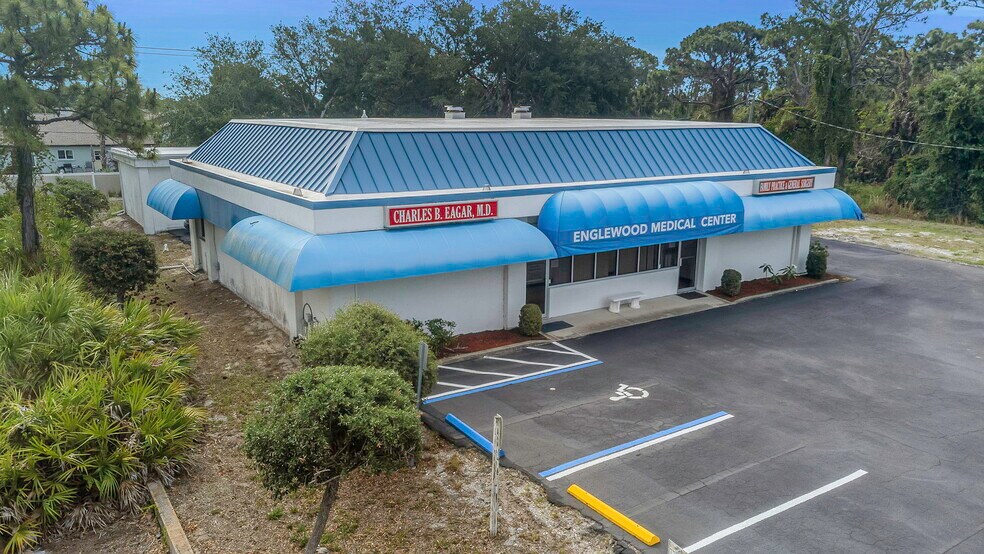 More Photos Of 655 N Indiana Ave, Englewood Medical For Sale