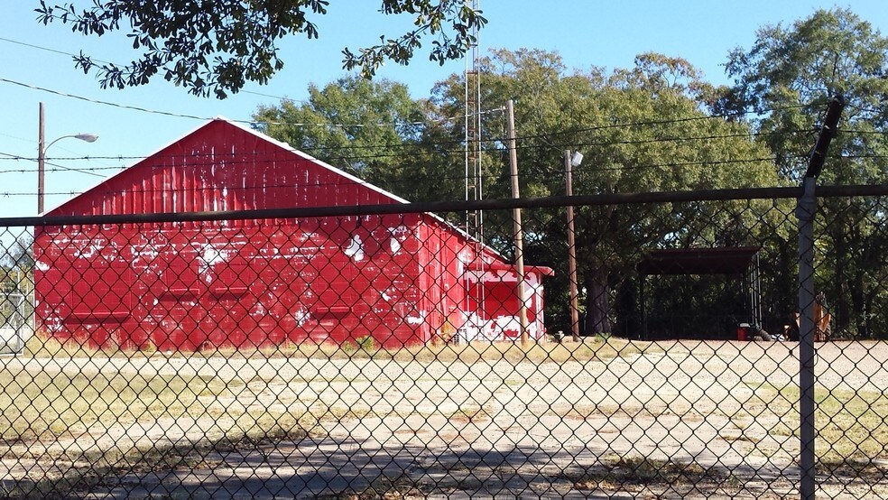 More Photos Of 2507 W 7th St, Texarkana Truck Terminal For Sale