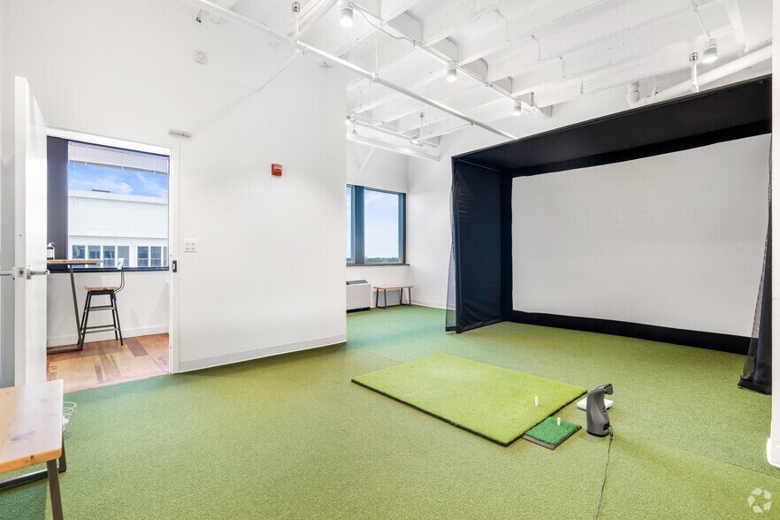 More Photos Of 6400 Arlington Blvd, Falls Church Office For Lease