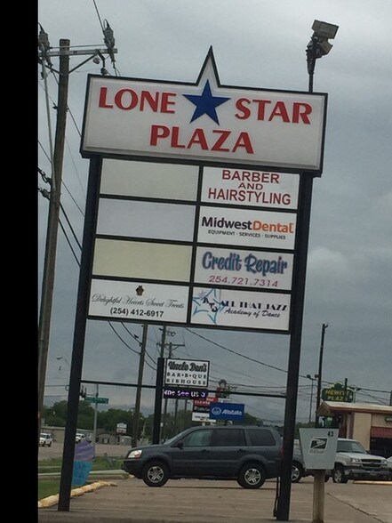 More Photos Of 235 Hewitt Dr, Hewitt Unknown For Lease