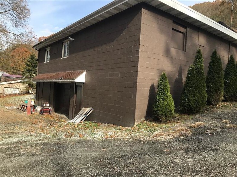 More Photos Of 1311 Boston Hollow Rd, McKeesport Storefront Retail Office For Lease