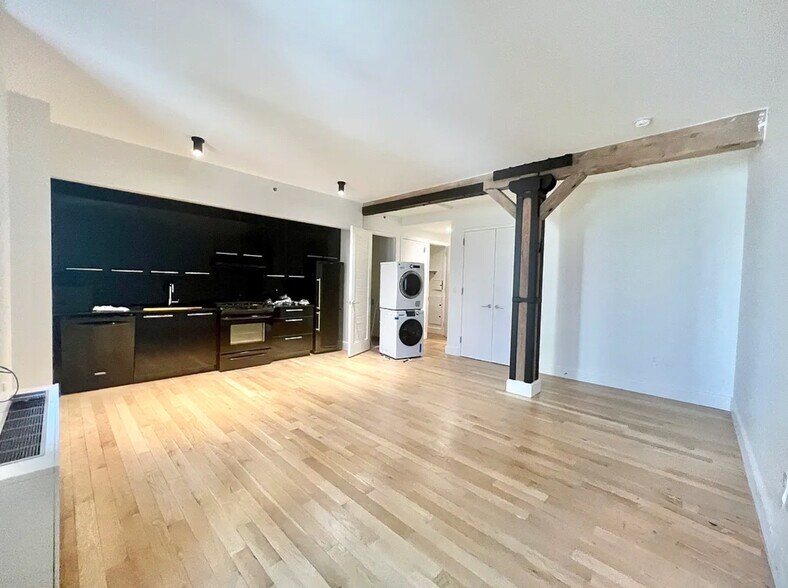 More Photos Of 467 Keap St, Brooklyn Apartments For Sale