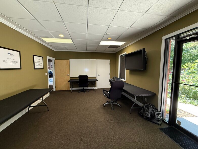 More Photos Of 99 Grove Park Ln, Woodstock Loft Creative Space For Sale