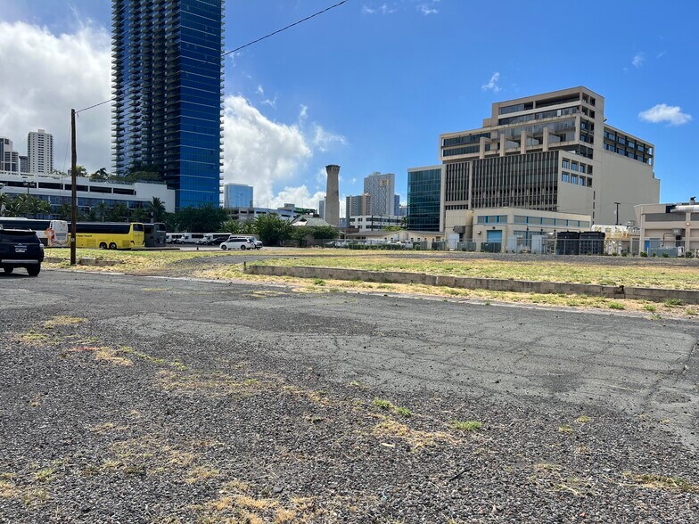 More Photos Of Ala Moana Blvd @ Forrest Ave, Honolulu Land For Lease