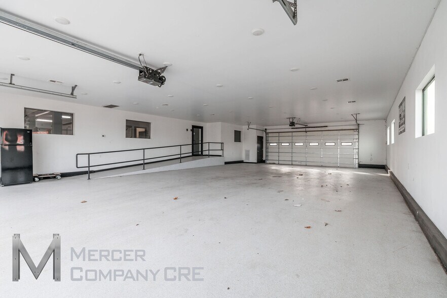 More Photos Of 9229 S I-35 Service Rd, Oklahoma City Auto Repair For Sale