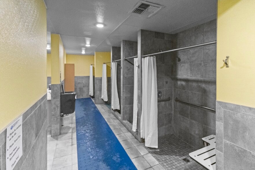 More Photos Of 202 W Main St, White Sulphur Springs Hotel For Sale