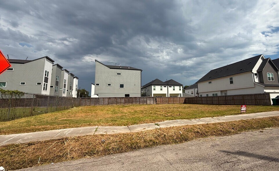 More Photos Of 6705 & 6707 Allegheny St, Houston Land For Sale