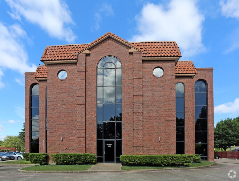 More Photos Of 1229-1231 E Pleasant Run Rd, DeSoto Office For Lease