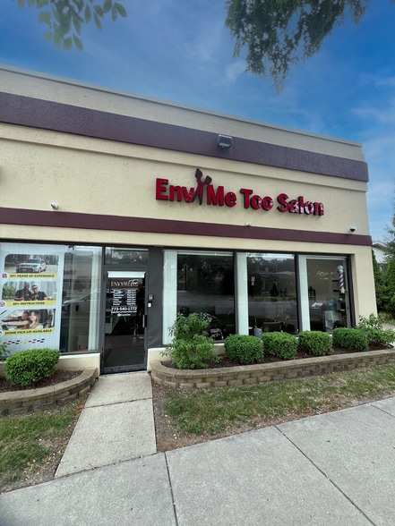 More Photos Of 1906-1914 Main St, Evanston General Retail For Lease