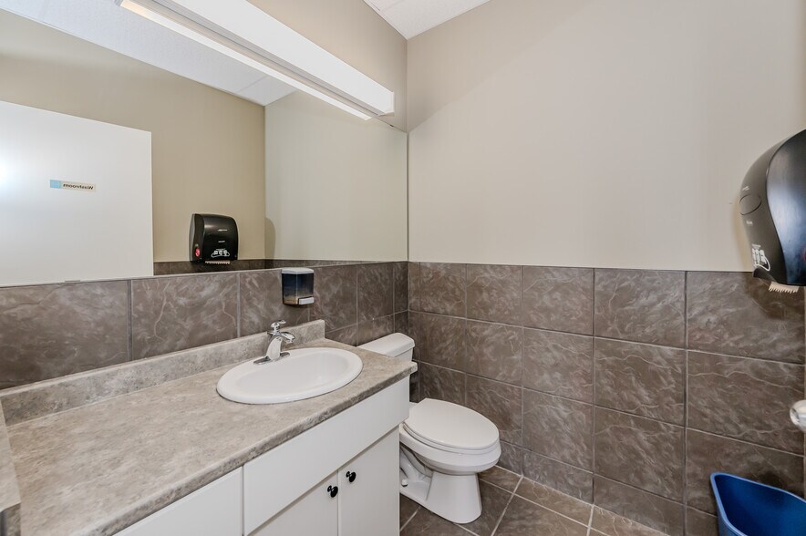 More Photos Of 90 Earl Martin Dr, Woolwich Medical For Lease