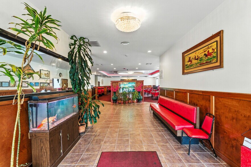 More Photos Of 1172 Main St, Wyoming Restaurant For Sale