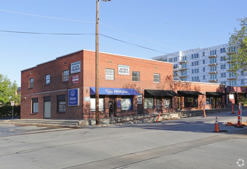 More Photos Of 208 S Mesquite St, Arlington Office For Lease