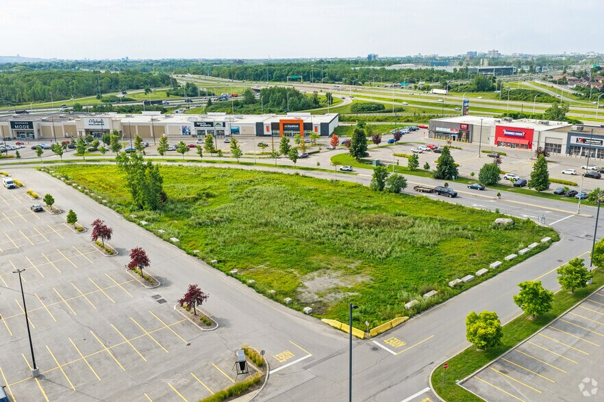 More Photos Of 5205 Boul Robert-Bourassa, Laval Unknown For Lease