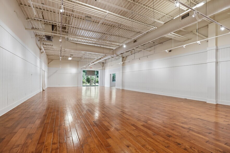 More Photos Of 242 Route 117 Bypass Road, Bedford Hills Freestanding For Lease