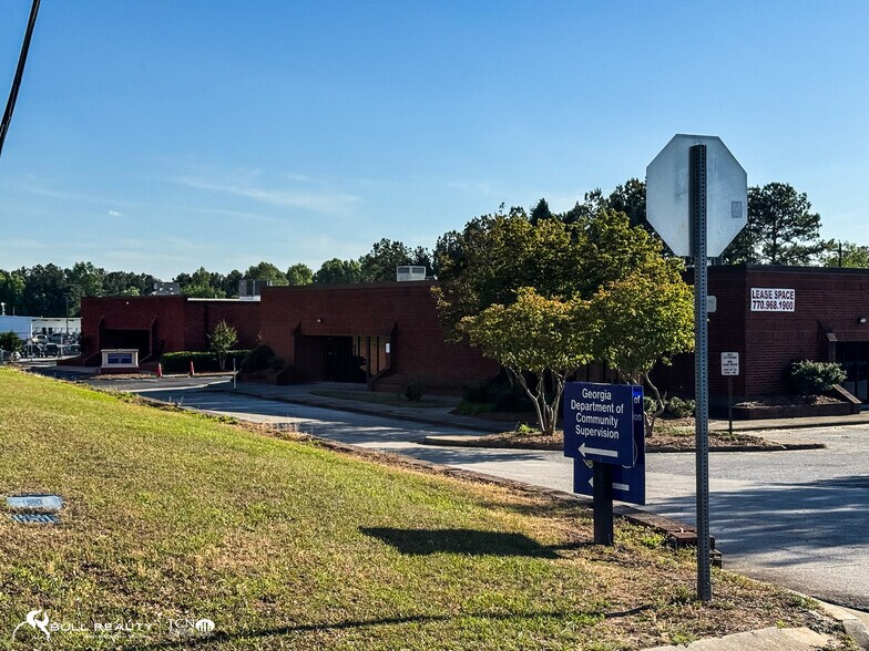 More Photos Of 1335 Citizens Pky, Morrow Office For Sale