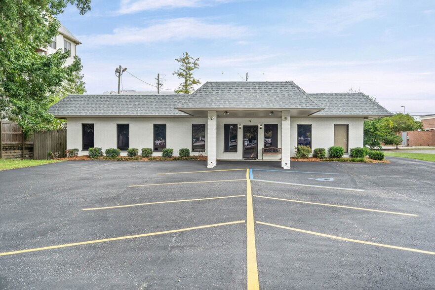 More Photos Of 3664 College Ln S, Mobile Medical For Sale